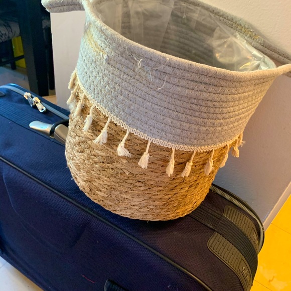 Bohemian Rope Woven Storage Basket with Tassels - Picture 11 of 11